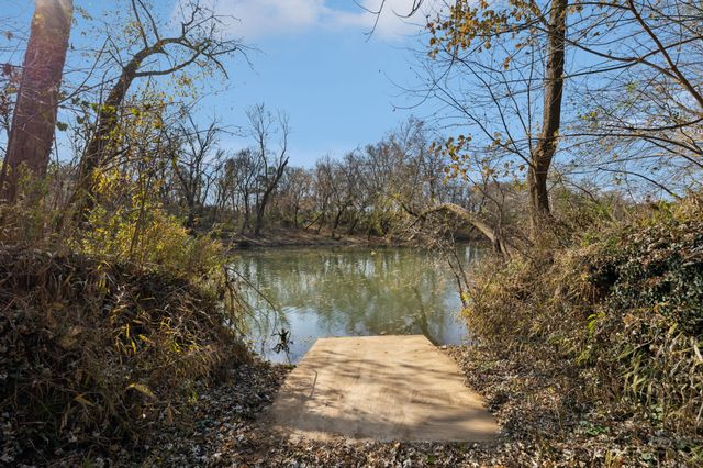 1560 River Rd, Chapel Hill, TN 37034