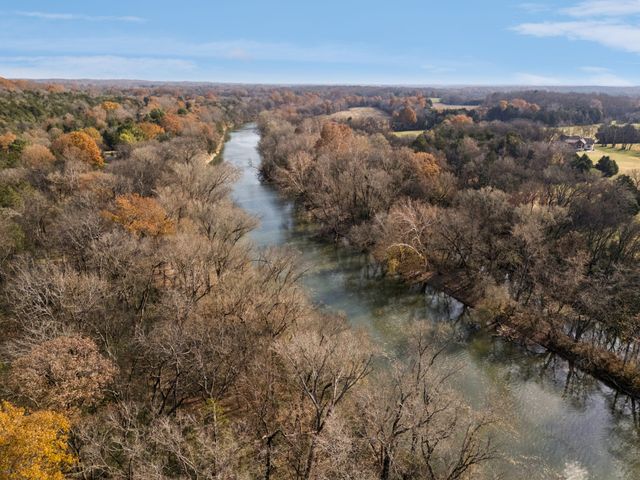 1560 River Rd, Chapel Hill, TN 37034