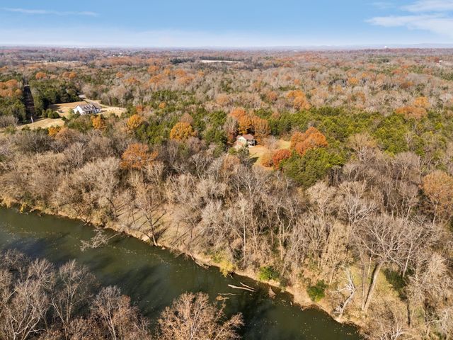 1560 River Rd, Chapel Hill, TN 37034