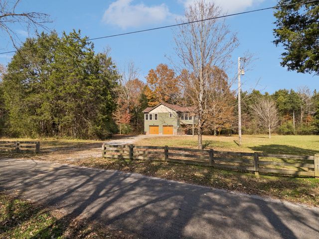 1560 River Rd, Chapel Hill, TN 37034