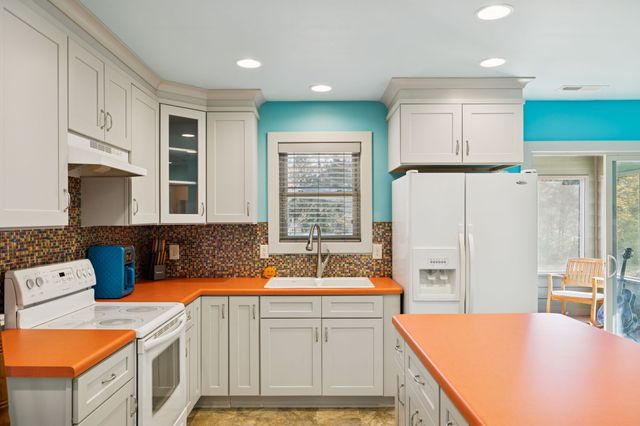 1560 River Rd, Chapel Hill, TN 37034