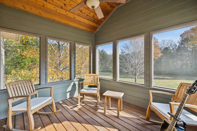 1560 River Rd, Chapel Hill, TN 37034