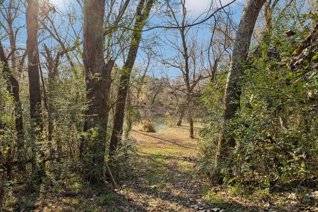 1560 River Rd, Chapel Hill, TN 37034