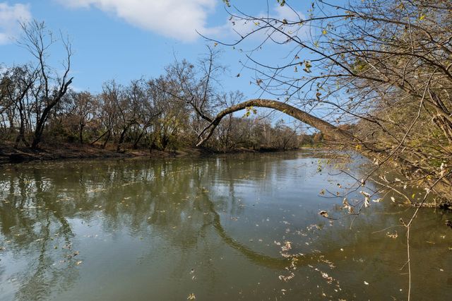 1560 River Rd, Chapel Hill, TN 37034