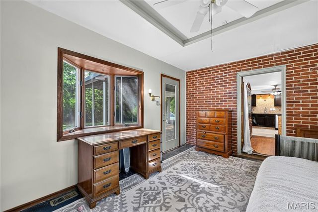 408 Oak Avenue, St Charles, MO 63301