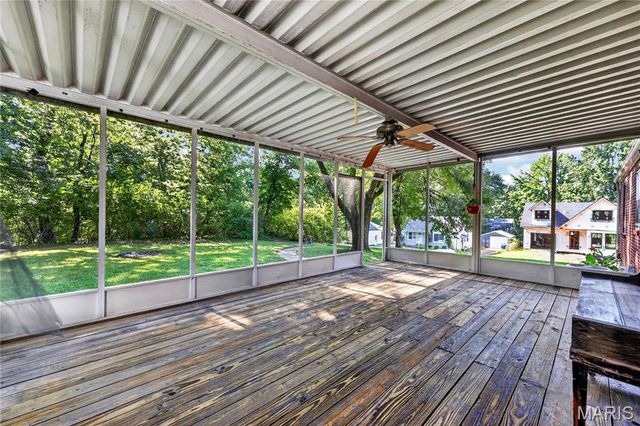 408 Oak Avenue, St Charles, MO 63301