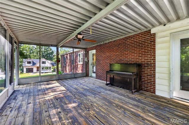 408 Oak Avenue, St Charles, MO 63301