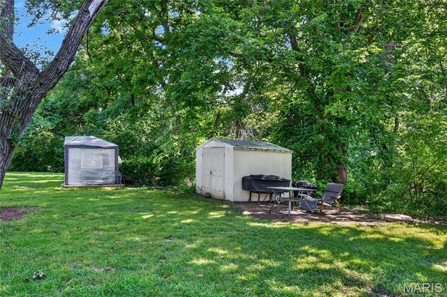 408 Oak Avenue, St Charles, MO 63301