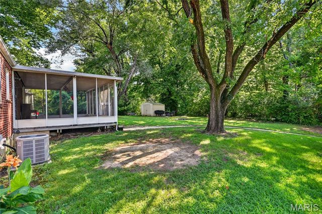 408 Oak Avenue, St Charles, MO 63301