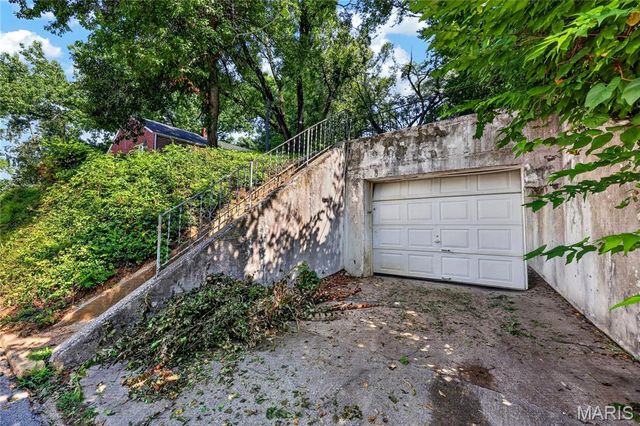 408 Oak Avenue, St Charles, MO 63301