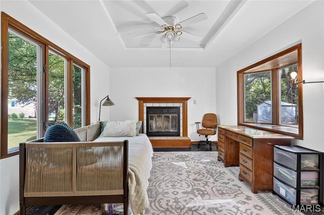 408 Oak Avenue, St Charles, MO 63301