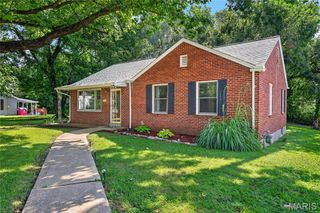 408 Oak Avenue, St Charles, MO 63301
