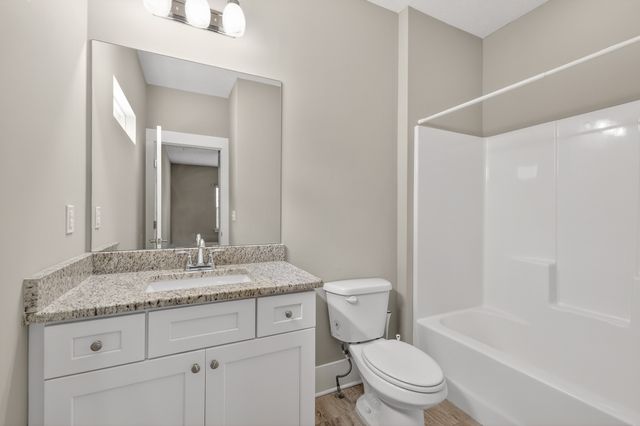 2143 Bell St Apt A, Ashland City, TN 37015