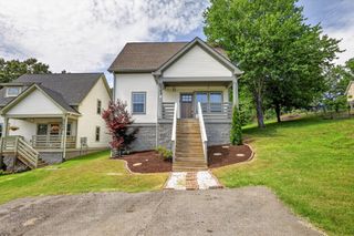 2143 Bell St Apt A, Ashland City, TN 37015
