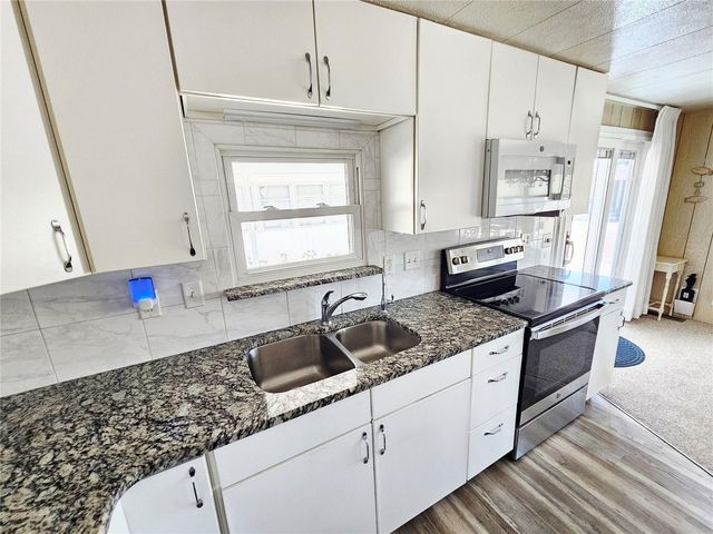 205 VIA VENETO, Venice, FL 34285
