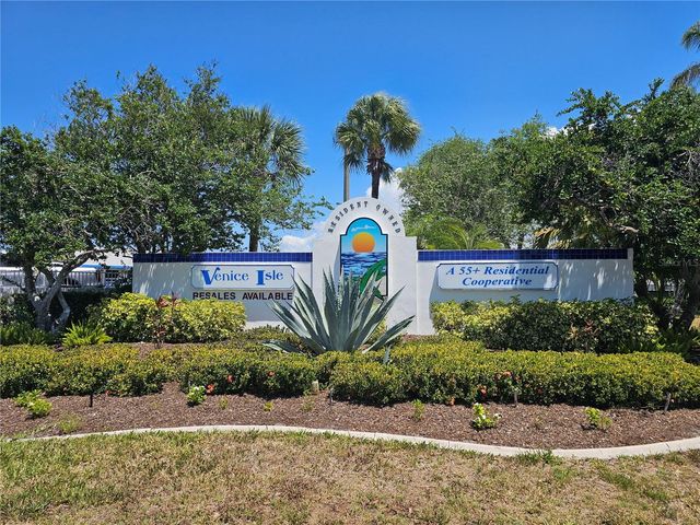 205 VIA VENETO, Venice, FL 34285