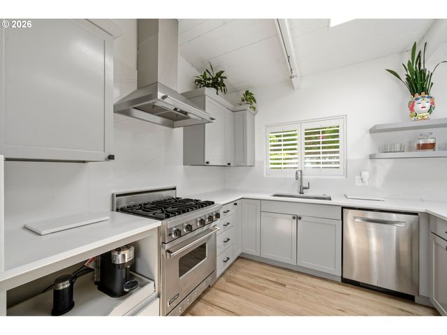 3065 Nw RIO VISTA Ter, Portland, OR 97210