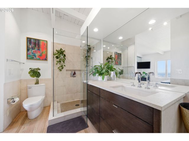 3065 Nw RIO VISTA Ter, Portland, OR 97210