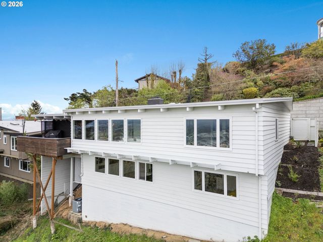 3065 Nw RIO VISTA Ter, Portland, OR 97210
