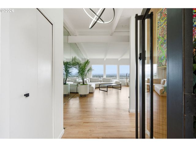 3065 Nw RIO VISTA Ter, Portland, OR 97210