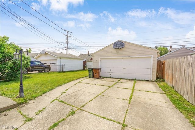 6150 Wareham Drive, Parma, OH 44129