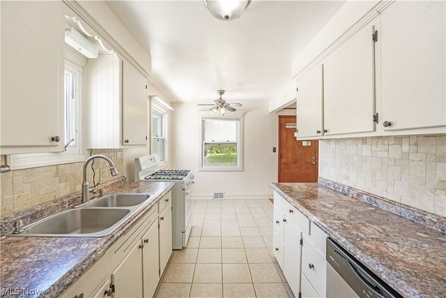 6150 Wareham Drive, Parma, OH 44129