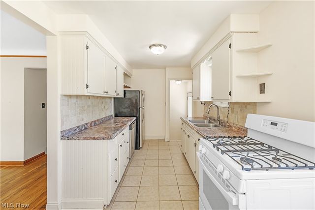 6150 Wareham Drive, Parma, OH 44129