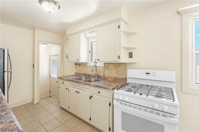 6150 Wareham Drive, Parma, OH 44129
