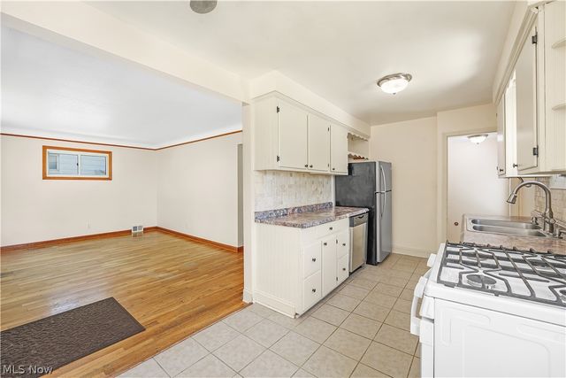 6150 Wareham Drive, Parma, OH 44129