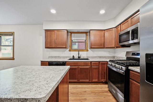 1032 Adams Street, Findlay, OH 45840