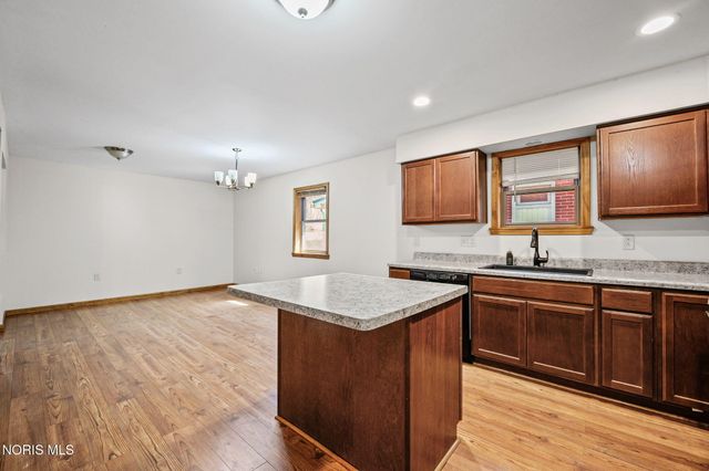 1032 Adams Street, Findlay, OH 45840