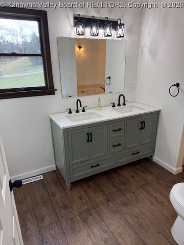 3481 Mt Union Road, Fraziers Bottom, WV 25082