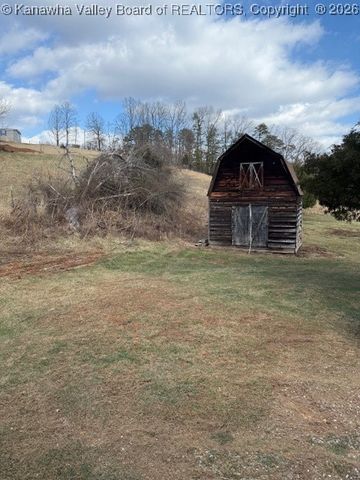 3481 Mt Union Road, Fraziers Bottom, WV 25082