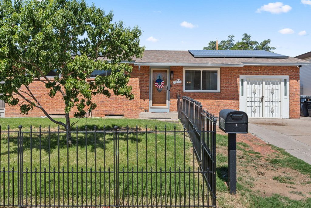 2905 DOROTHY Street NE, Albuquerque, NM 87112