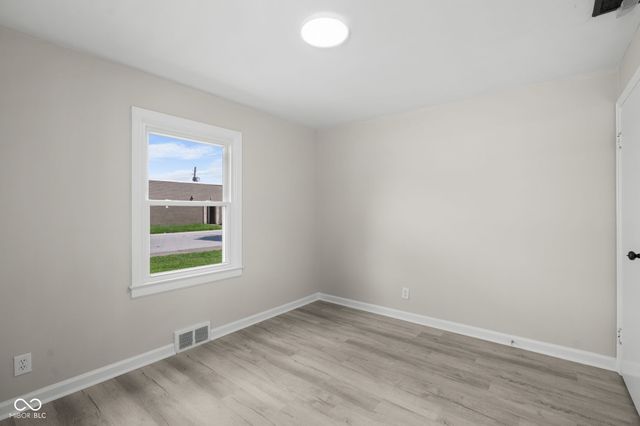 76 N 2nd Avenue, Beech Grove, IN 46107