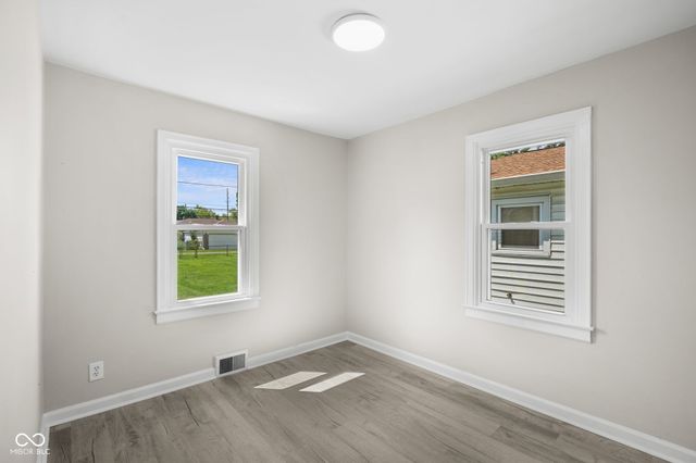 76 N 2nd Avenue, Beech Grove, IN 46107