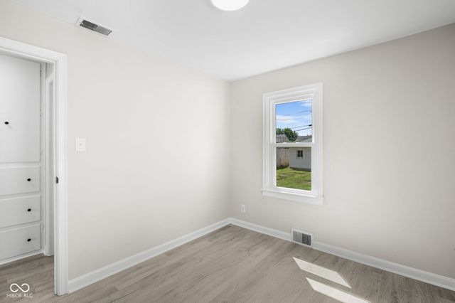76 N 2nd Avenue, Beech Grove, IN 46107