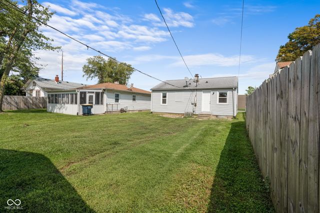 76 N 2nd Avenue, Beech Grove, IN 46107