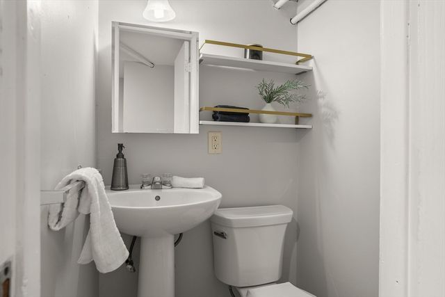 4 Magnolia St 4, Arlington, MA 02474