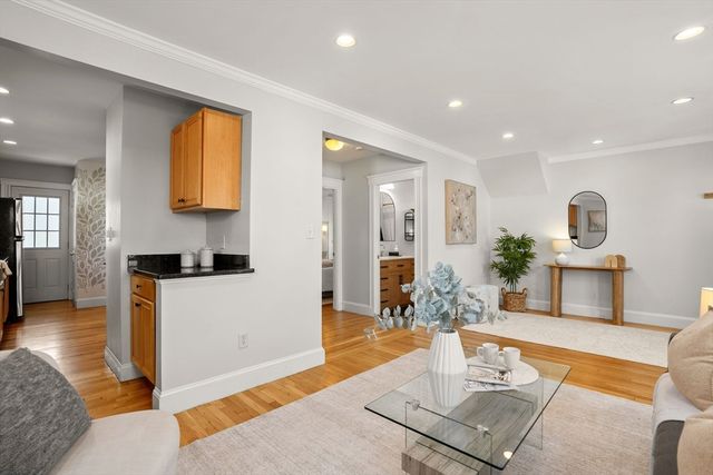 4 Magnolia St 4, Arlington, MA 02474