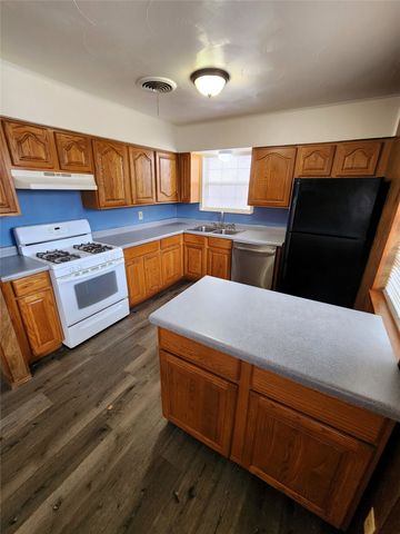 14732 Oakwood Lane, Balch Springs, TX 75180