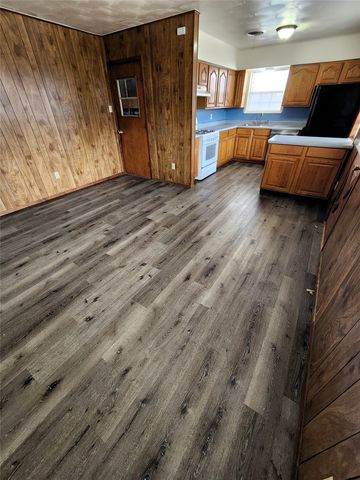 14732 Oakwood Lane, Balch Springs, TX 75180