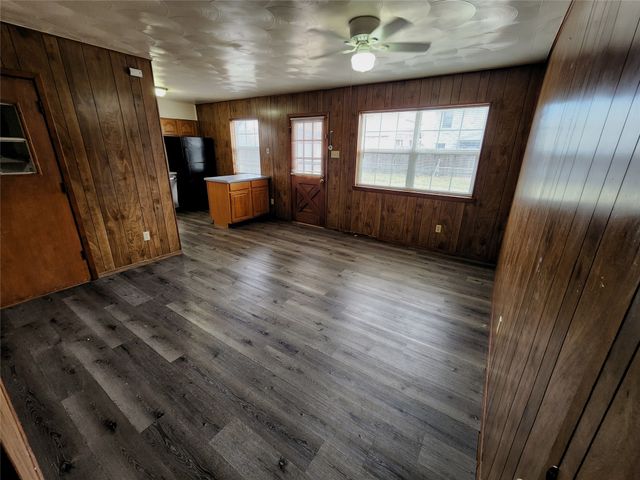 14732 Oakwood Lane, Balch Springs, TX 75180