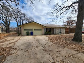 14732 Oakwood Lane, Balch Springs, TX 75180