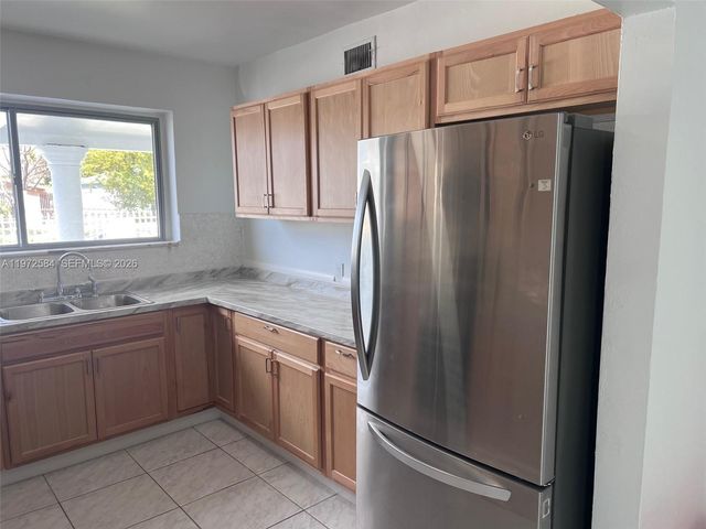 3090 NW 29th St, Miami, FL 33142