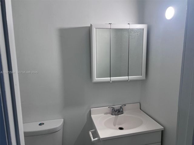 3090 NW 29th St, Miami, FL 33142