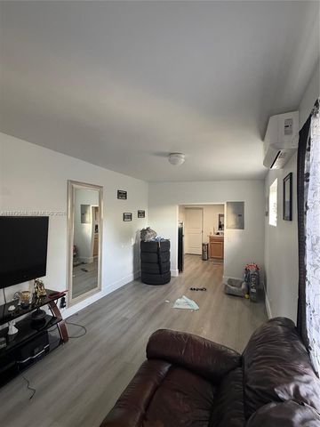 3090 NW 29th St, Miami, FL 33142