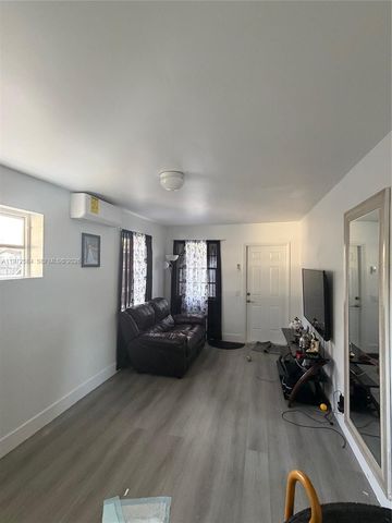 3090 NW 29th St, Miami, FL 33142