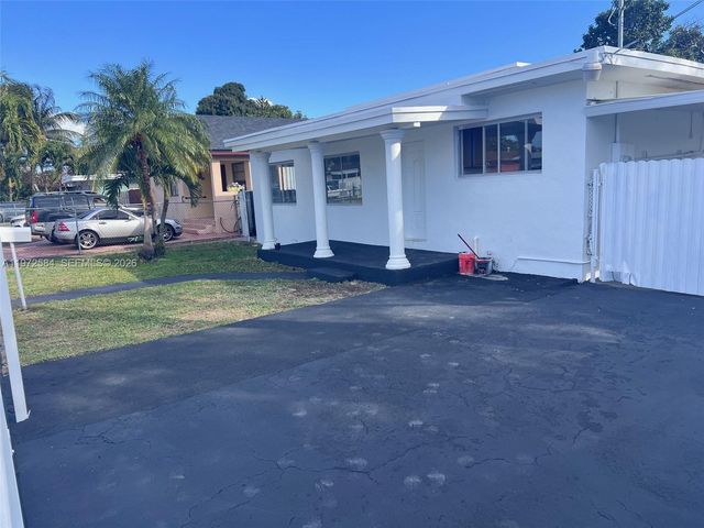 3090 NW 29th St, Miami, FL 33142