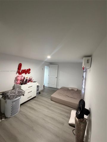 3090 NW 29th St, Miami, FL 33142